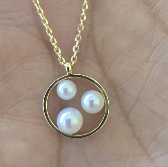 Beatiful Mikimoto 18k Gold 3 Pearl Necklace - Picture 6 of 7